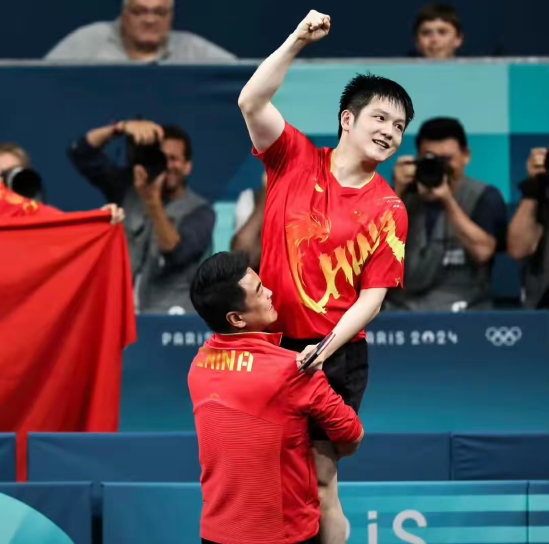 英格兰队鏖战韩国队,王皓点燃赛场 英格兰队鏖战韩国队,王皓点燃赛场