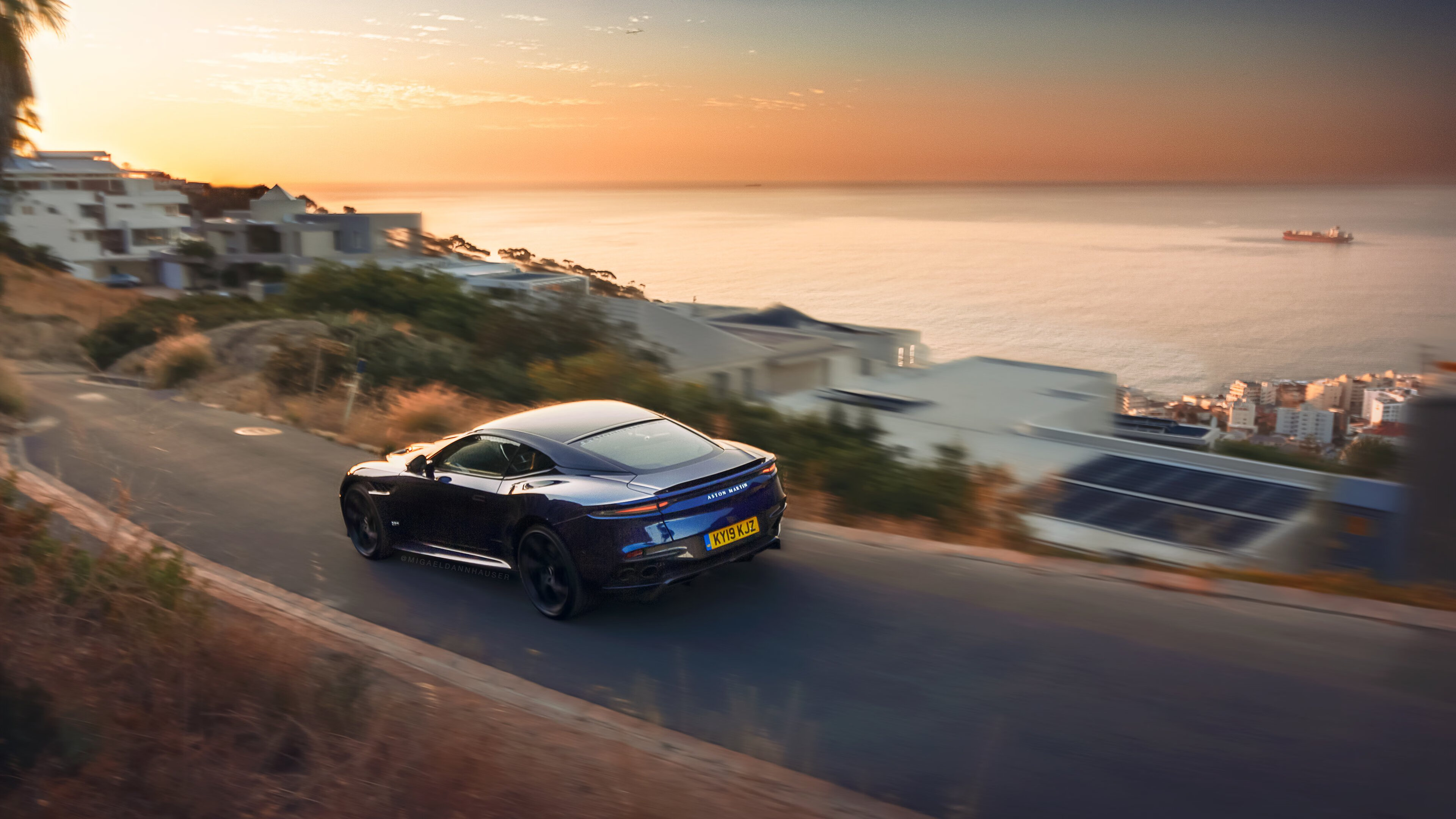 烈焰灼夜,布克关键节点连续得分,太阳绝境翻盘魔术