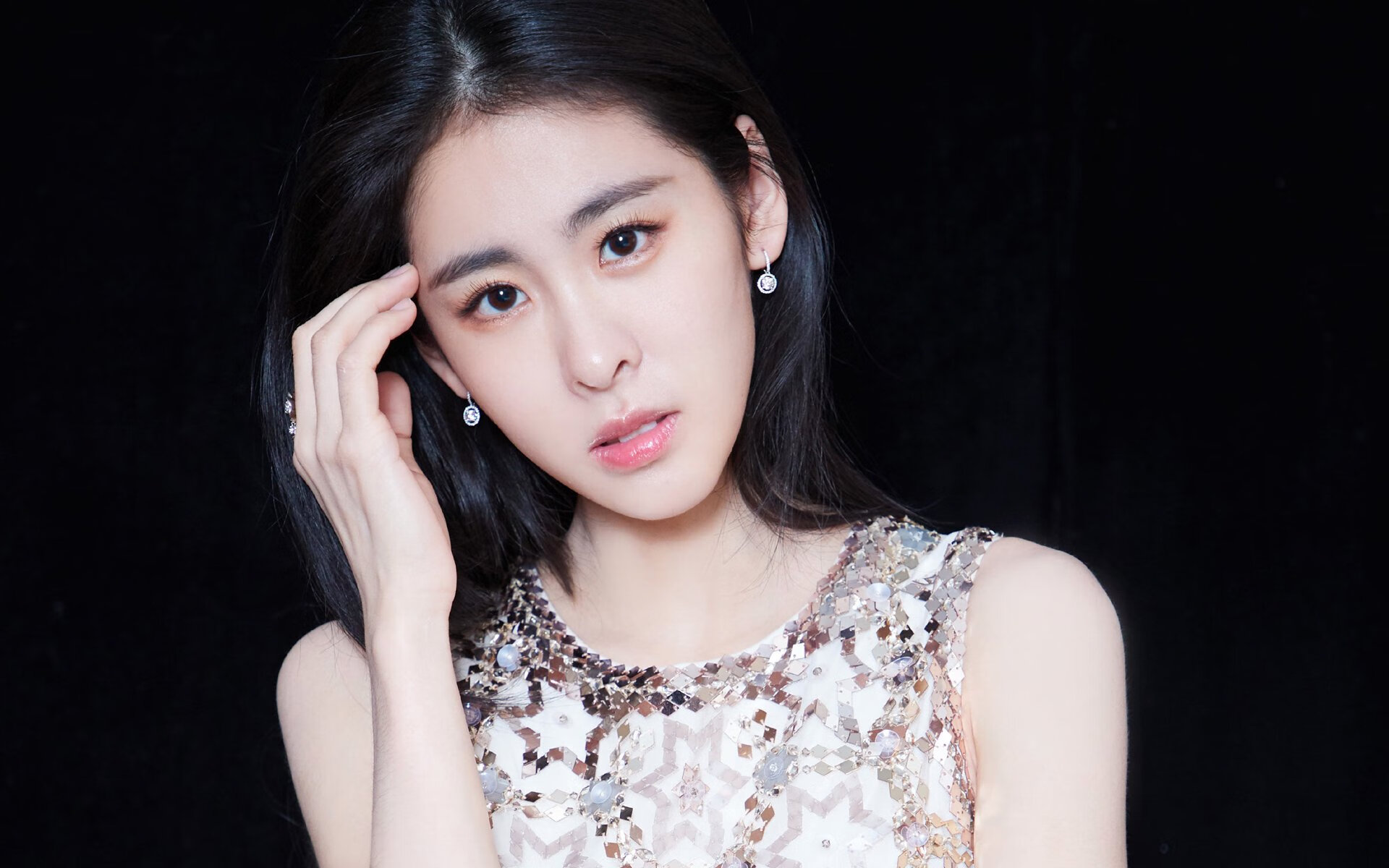 恩比德弯道超车,当篮球馆变成F1赛道,他如何统治终极之夜