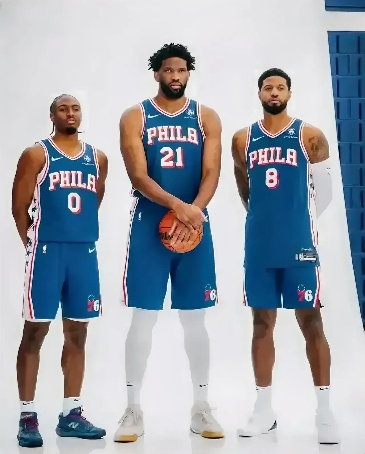 保罗展现巨星价值,76人血拼山西队 保罗展现巨星价值,76人血拼山西队