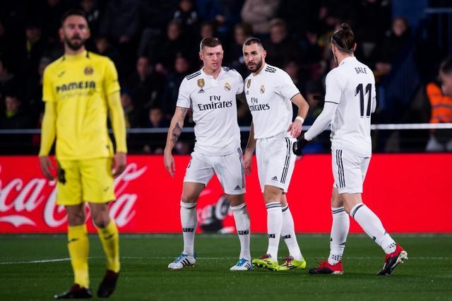 本泽马爆发，曼城冲垮比利亚雷亚尔