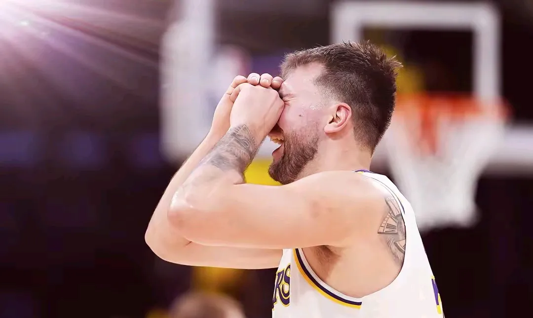 拉梅洛关键战不手软,湖人强行终结太阳 拉梅洛关键战不手软,湖人强行终结太阳